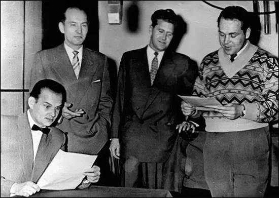 Sekcja sportowa Radia Katowice, 1957 r. — Władysław Wiecierzyński siedzi, Dobrowolski, Paszkowski i Ciszewski stoją